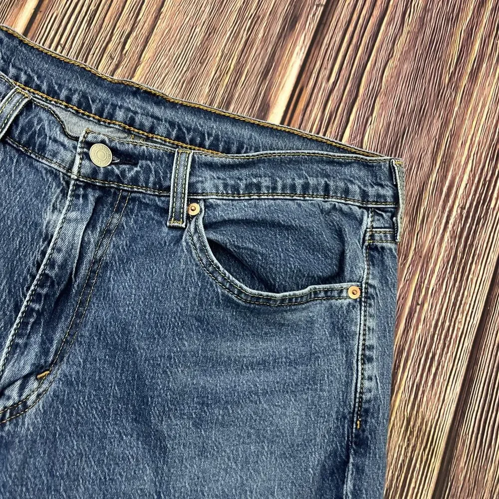 Levi's 541 Athletic Fit Light Wash Jeans Mens Size 34x30 (Measures 34x29)